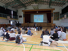 学校公開日、保護者の方にも<br>たくさんご参加いただきました。